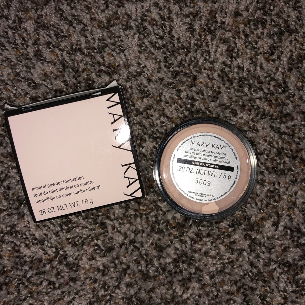 MK ivory 0.5 mineral powder foundation